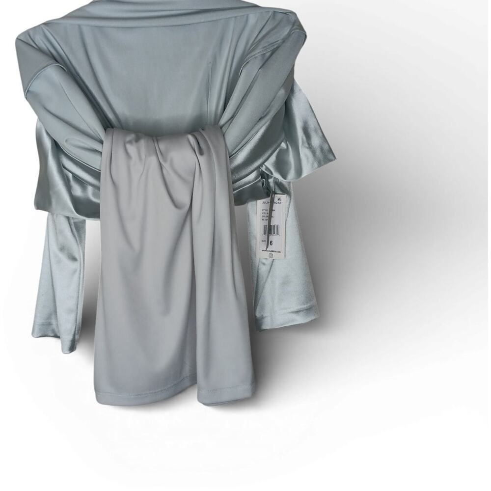 New with Tags Julia Jordan Silver Satin Ruched V Neck Cocktail Dress 6 - Picture 12 of 16